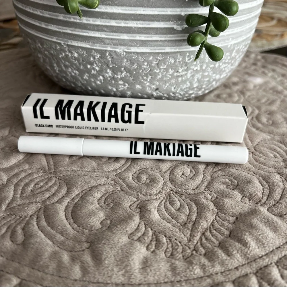 IL MAKIAGE Black Card Liquid Eyeliner Ultra-Black Waterproof Liner NIB Full Size